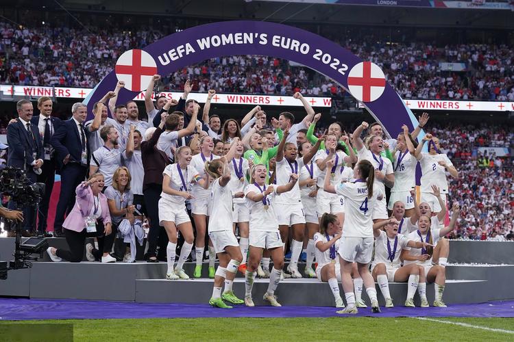 女足欧洲杯英格兰夺冠庆典（欧洲女足冠军）
