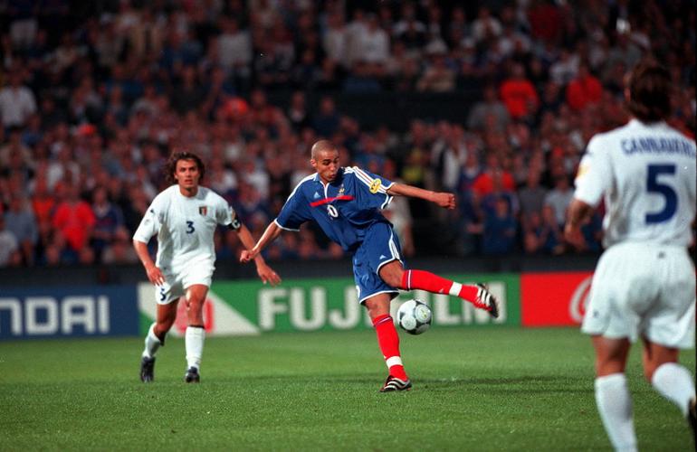 2000年欧洲杯比赛回顾（2000年欧洲杯比赛结果）